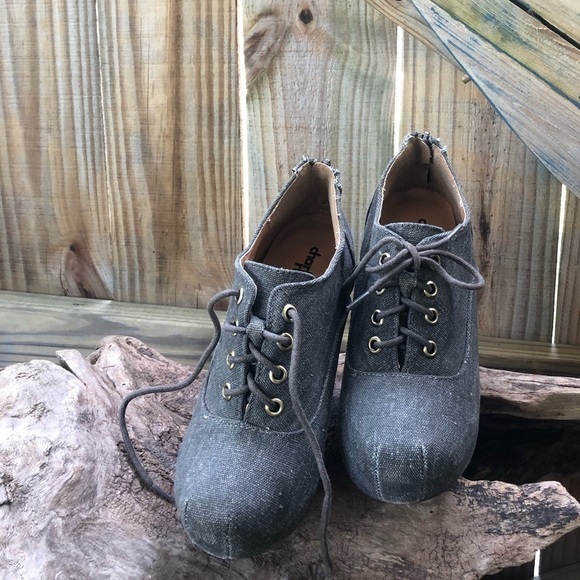 Charlotte Russe Army Green Canvas Lace Up Platform Ankle Boot Back Zip Closure 6 - Picture 3 of 9